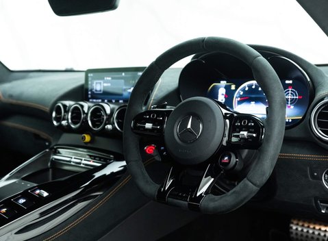 Mercedes-Benz Amg GT Black Series 5