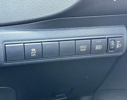 Toyota Corolla 1.8 Corolla Design HEV CVT 5dr 56