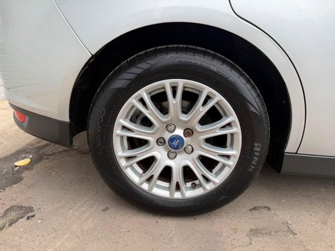 Ford Grand C-Max 1.6 TDCi Titanium Euro 5 5dr 24
