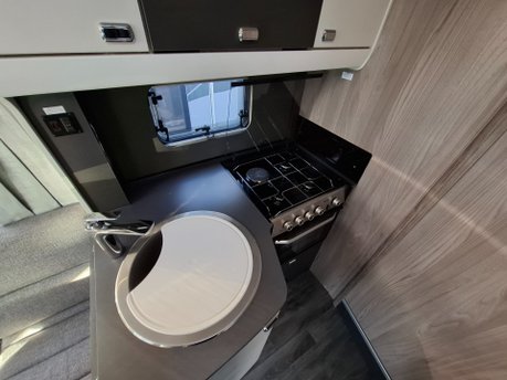 Swift Voyager 584 2023 Auto 12