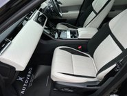 Land Rover Range Rover Velar R-DYNAMIC SE 40