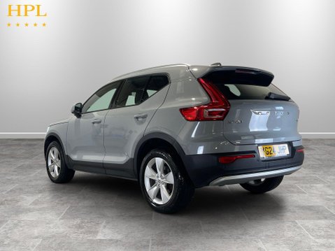 Volvo XC40 2.0 B3 MHEV Core SUV 5dr Petrol Hybrid DCT Auto Euro 6 (s/s) (163 ps) 5