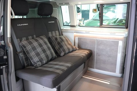 Volkswagen California OCEANI 4MOTION DSG HUGE SPEC VERY RARE  5 YEAR WARRANTY FROM NEW  4 BERTH 24