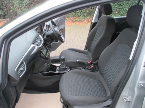 Vauxhall Corsa 1.4i ecoTEC SE Nav Euro 6 5dr 23