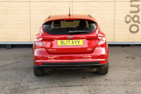 Ford Focus TITANIUM X 6