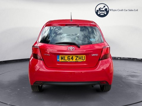 Toyota Yaris 1.0 VVT-i Active Euro 5 3dr 8