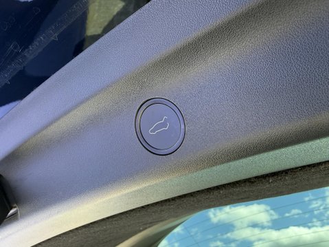 Tesla Model Y (Dual Motor) Long Range SUV 5dr Electric Auto 4WDE (384 bhp) 23