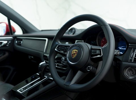 Porsche Macan GTS 9