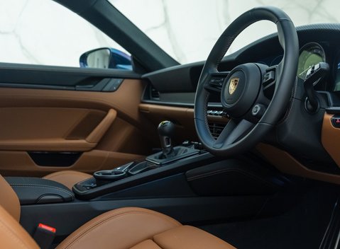 Porsche 911 GT3 TOURING (992) 13