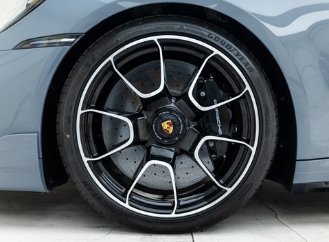 Porsche 911 Turbo S CABRIOLET (992) 24