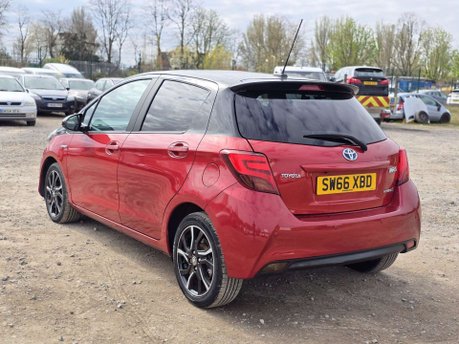 Toyota Yaris 1.5 VVT-h Design Hatchback 5dr Petrol Hybrid E-CVT Euro 6 (101 ps) 4