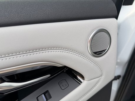 Land Rover Range Rover Evoque FIRST EDITION MHEV 37