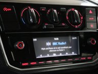 Volkswagen Up BASE 37