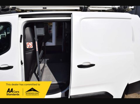 Vauxhall Combo 1.6 Combo 2300 Edition S/S L2H1 29