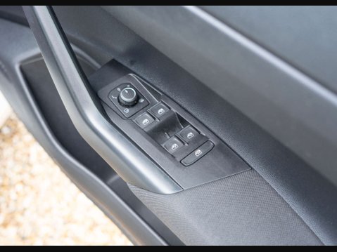 Volkswagen Polo 1.0 Polo Active TSi Semi-Auto 5dr 29
