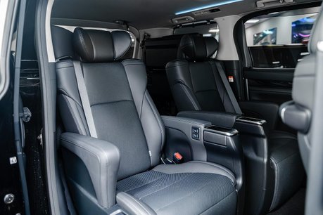 Toyota Alphard 2.5 MPV 2.5 SUV Automatic Petrol 23