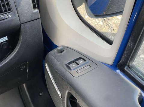 Peugeot Boxer HDI 440 L4H2 17-SEAT NON-D1 MINIBUS LITE WITH PASSENEGER LIFT. ULEZ E6 32