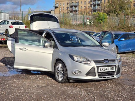 Ford Focus 1.6 Zetec Navigator Hatchback 5dr Petrol Powershift Euro 5 (125 ps) 6