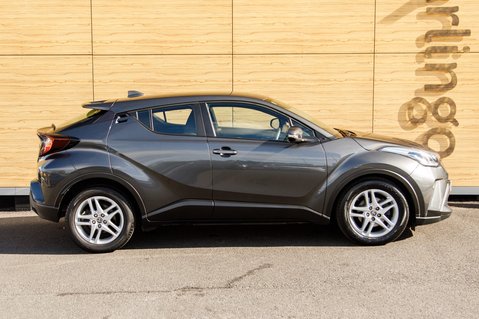Toyota C-HR ICON 8