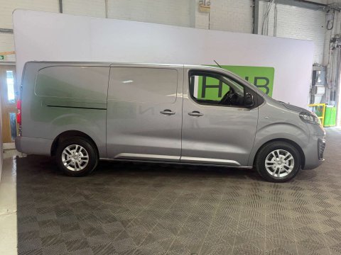 Vauxhall Vivaro 2.0 Vivaro F3100 Sportive S/S 9