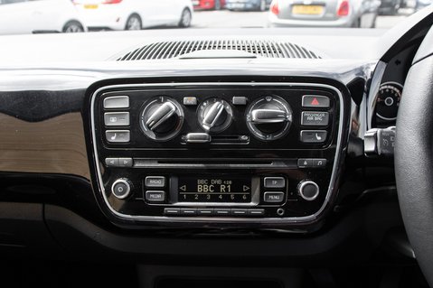 Volkswagen Up HIGH UP 21