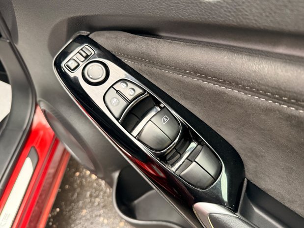 Nissan Juke TEKNA PLUS 17