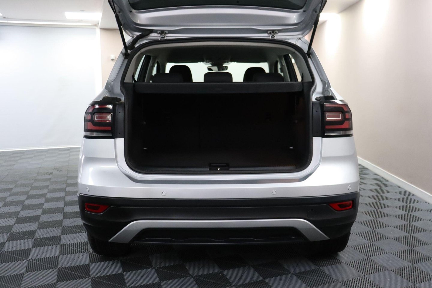 2019 Volkswagen T-Cross — image 11