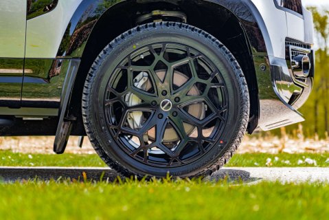 Land Rover Defender 110 Hard Top X-Dynamic HSE 5