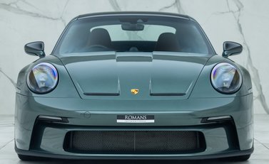 Porsche 911 GT3 TOURING (992) 4