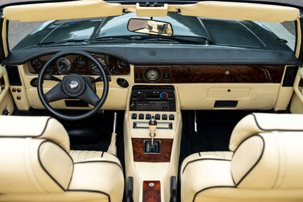 Aston Martin V8 Vantage X-Pack Volante 20
