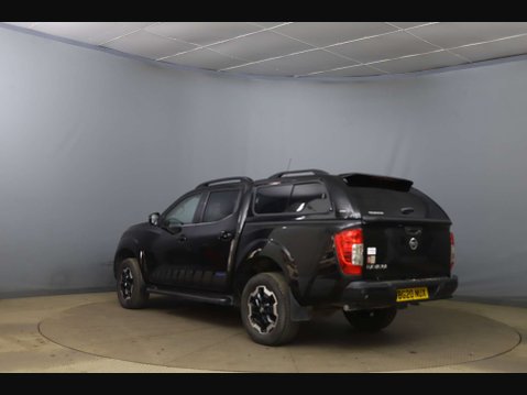 Nissan Navara 2.3 Navara N-Guard dCi 4WD 5dr 6
