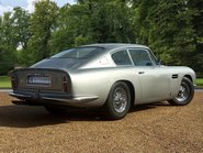 Aston Martin DB6 MANUAL 5