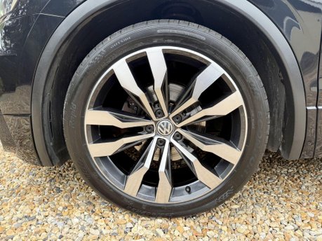 Volkswagen Tiguan 2.0 TDI R-Line Euro 6 (s/s) 5dr 17