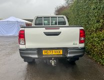 Toyota Hilux Active | 2.4 LT | Double Cab | Tow Bar | Camera | Air Con | 7