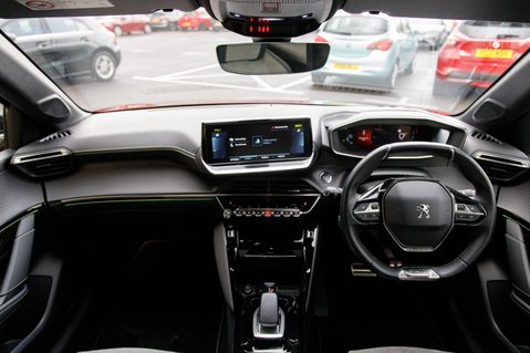 Peugeot 208 GT PREMIUM 3