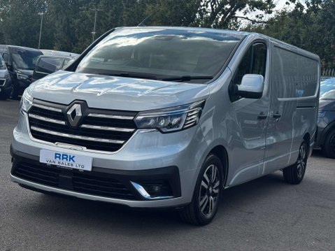 Renault Trafic 2.0 Trafic LL30 Sport + Blue DCI A 9