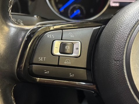 Volkswagen Golf 2.0 TSI BlueMotion Tech R DSG 4Motion Euro 6 (s/s) 5dr 15