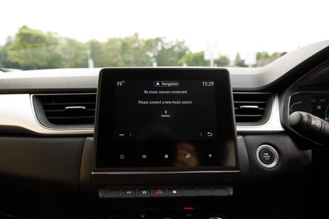 Renault Captur TECHNO E-TECH 25