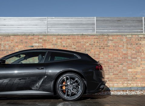 Ferrari GTC4 Lusso 27