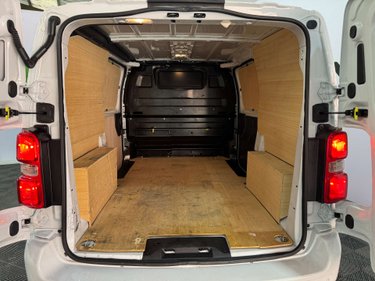 Vauxhall Vivaro 1.5 Vivaro F2700 Sportive S/S 1