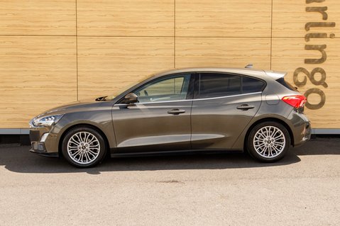 Ford Focus TITANIUM X EDITION MHEV 13