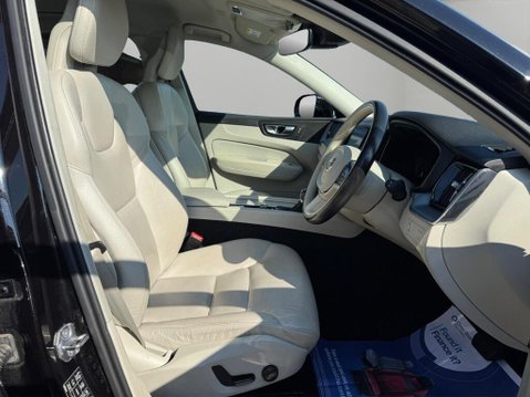 Volvo XC60 2.0 D4 Momentum Auto AWD Euro 6 (s/s) 5dr 12