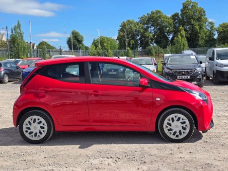 Toyota Aygo 1.0 VVT-i x-play Hatchback 5dr Petrol x-shift Euro 6 (Safety Sense) (71 ps) 5