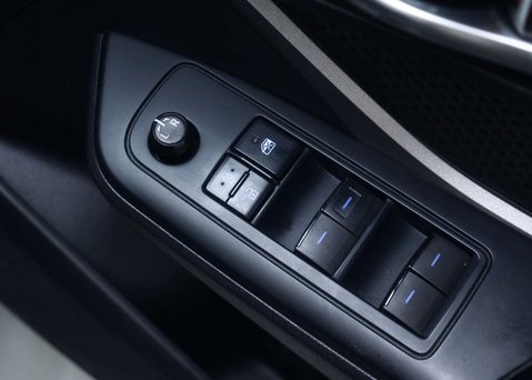 Toyota C-HR 1.8 C-HR Icon HEV CVT 5dr 33