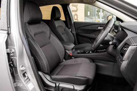 Nissan Qashqai DIG-T N-CONNECTA MHEV 28