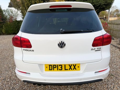 Volkswagen Tiguan 2.0 TDI BlueMotion Tech R-Line DSG 4WD Euro 5 (s/s) 5dr 9