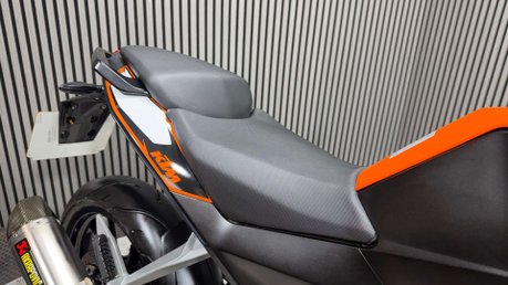 KTM Duke 2016 INCREDIBLY CLEAN LONG MOT ONLY 1K AKRAPOVIC 25