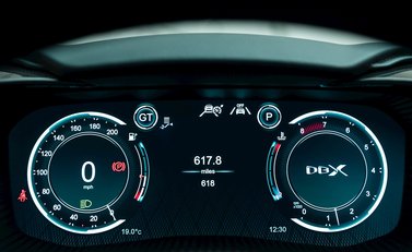 Aston Martin DBX 707 19