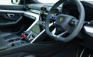 Lamborghini Urus 10