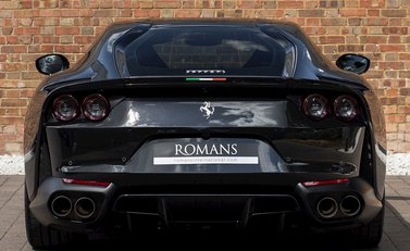 Ferrari 812 Superfast 5